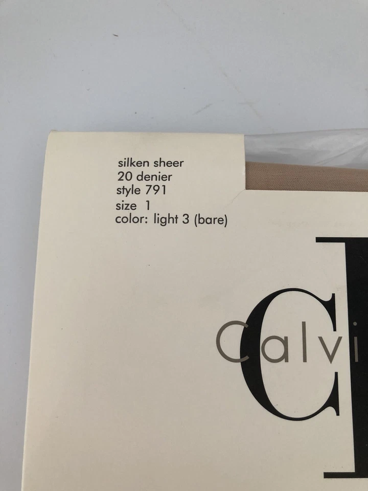 Pantimedias vintage Calvin Klein Silken20 Denier talla 1 - ligeras 3 desnudas, estilo 791. Foto 2 de 4