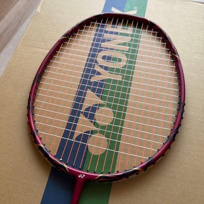 YONEX Voltric 80 e red badminton racket 574656