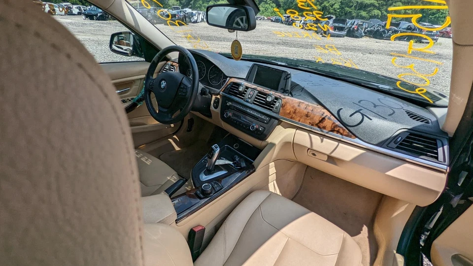 二手右后门组件后侧适合:2013 Bmw 328I Sdn 右后级 — 第 4/4 张图片