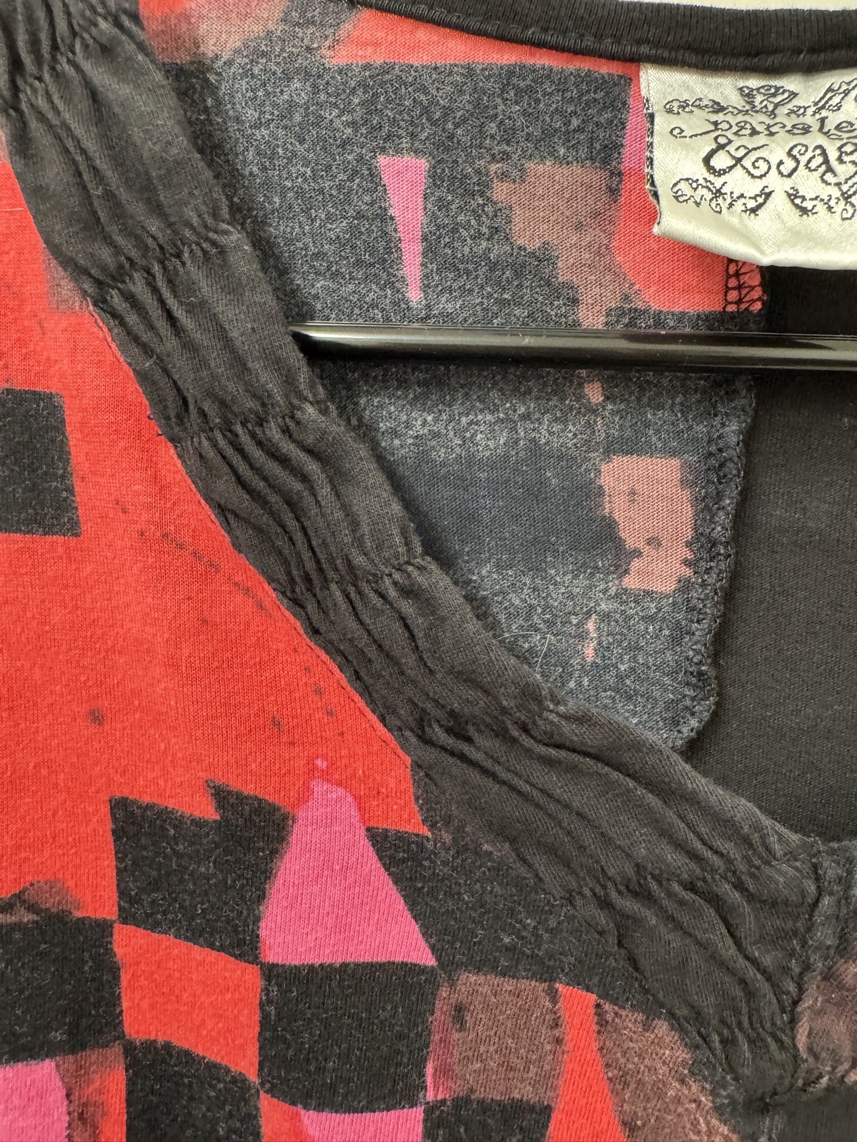 Parsley & Sage Black Pink Artsy Top Blouse Women Small EUC A3