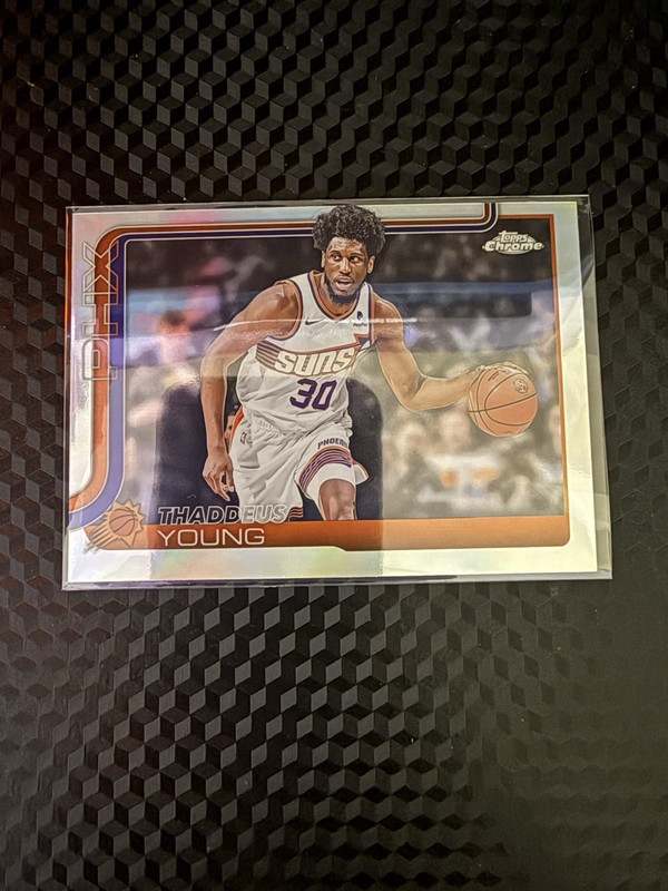 25-26 Topps Chrome Rainbow Refractor Thaddeus Young