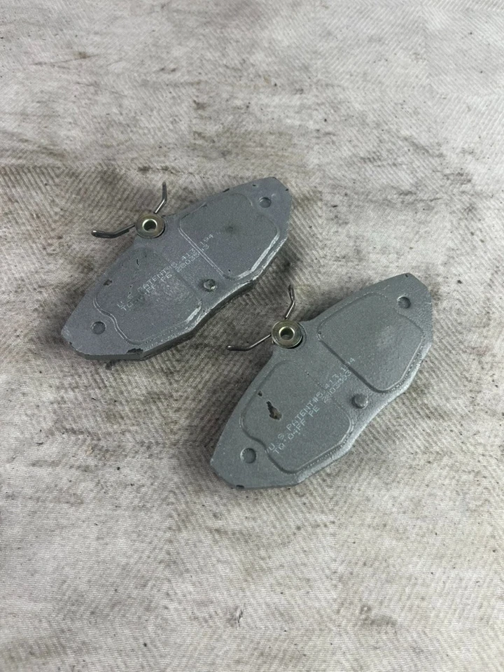 Juego de pastillas de freno de disco freno trasero Wagner PD806 se adapta; Lincoln LS 2000-2006 Foto 2 de 4