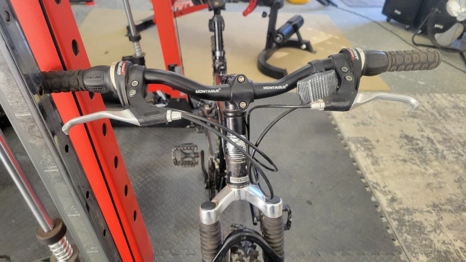 Bicicleta Plegable Hummer Montague Tecnología Militar H1 HMMWV Humvee Bicicleta Foto 2 de 4