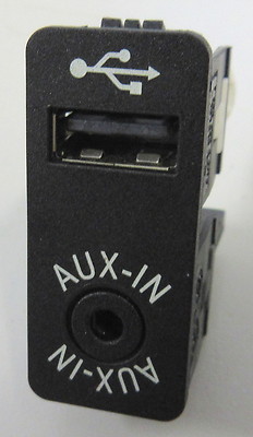 Genuine Used MINI - USB & AUX-IN Socket for R56 R55 R57 R58 F56