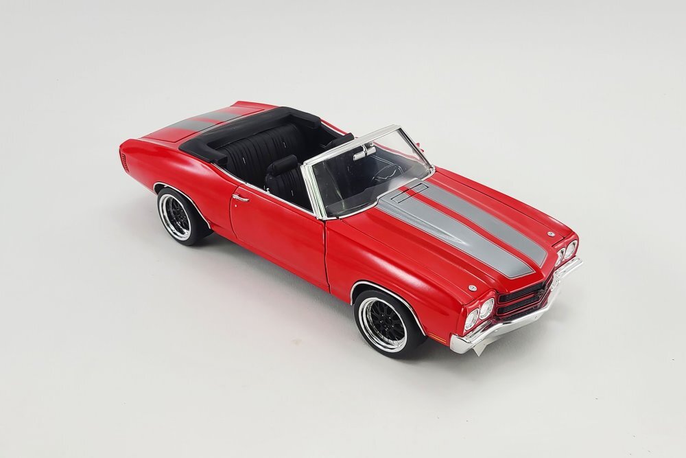 1970 CHEVY CHEVELLE SS RESTOMOD CONVERTIBLE 1/18 scale DIECAST CAR
