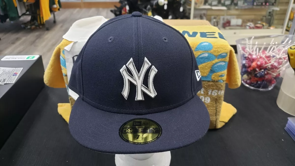 New York Yankees New Era Team Logo 59FIFTY Fitted Hat - Black