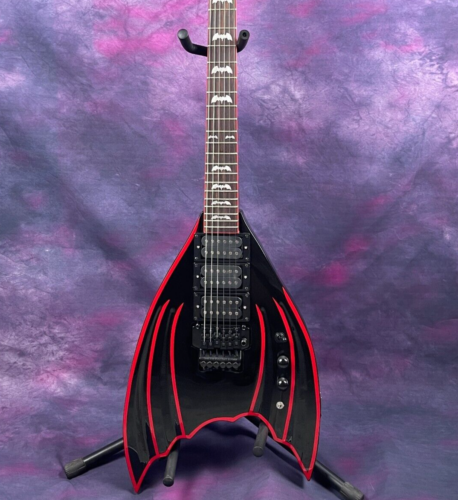 Personality Bat-electric guitar black accessory vibrato system 6-string 22 frets - Bild 1 von 9