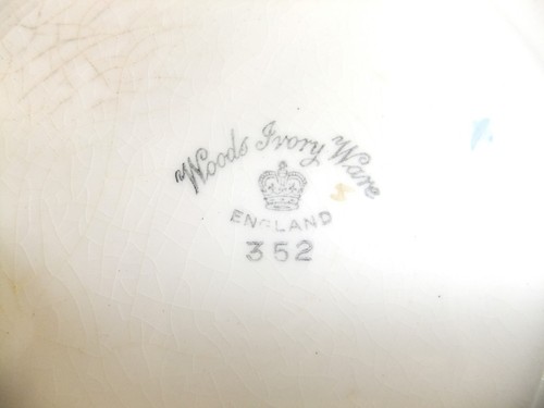 c4 Pottery Woods Ivory Ware pattern no.352 - vintage floral tableware - R3 - Picture 3 of 14