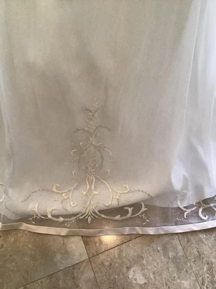 David’s Bridal NUEVO Vestido de Novia Vestido de Novia Bordado Marfil/Champagne 12 Foto 3 de 4