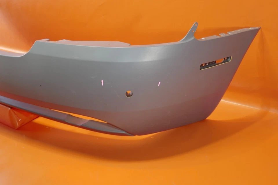 PARAGOLPES TRASERO ASTON MARTIN DB9 2006 2007 2008 2009 2010 2011 4G43-17K835-A OEM Foto 3 de 4