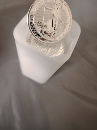 25 x 1 oz Tube of Silver Britannia Coins, Charles III 999 Fine Silver 2024 - Picture 4 of 5