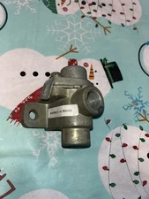 Bendix T-239672-D/283321 DC-4 Double Check Valve Air Brake