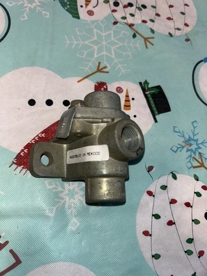 Bendix T-239672-D/283321 DC-4 Double Check Valve Air Brake