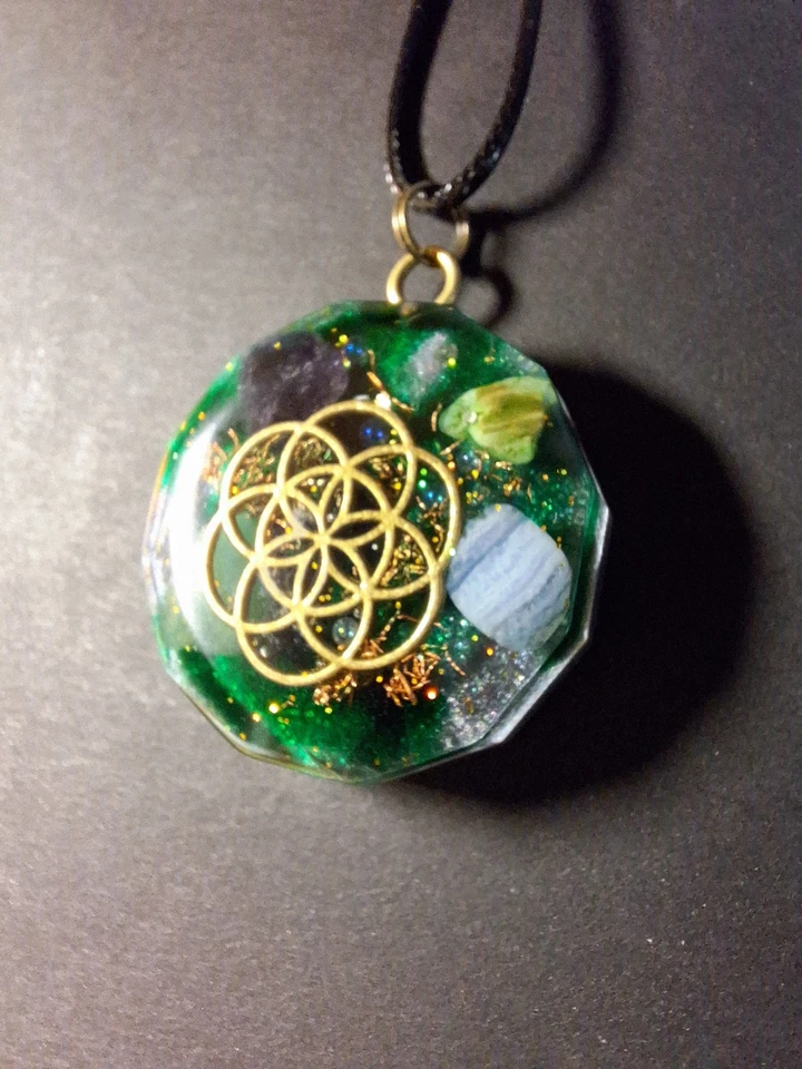 Orgonit Anhänger Gelassenheit Blume Des Lebens Amethyst Aventurin Chalcedon  - Bild 2 von 4