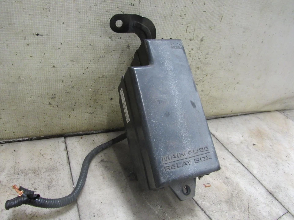 00 01 02 CAJA DE FUSIBLES MOTOR SUBARU FORESTER Foto 3 de 4