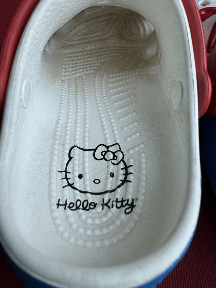 Zueco clásico de Hello Kitty talla J2 para niños pequeños, lazo y orejas rojas fijas USADO Foto 4 de 4