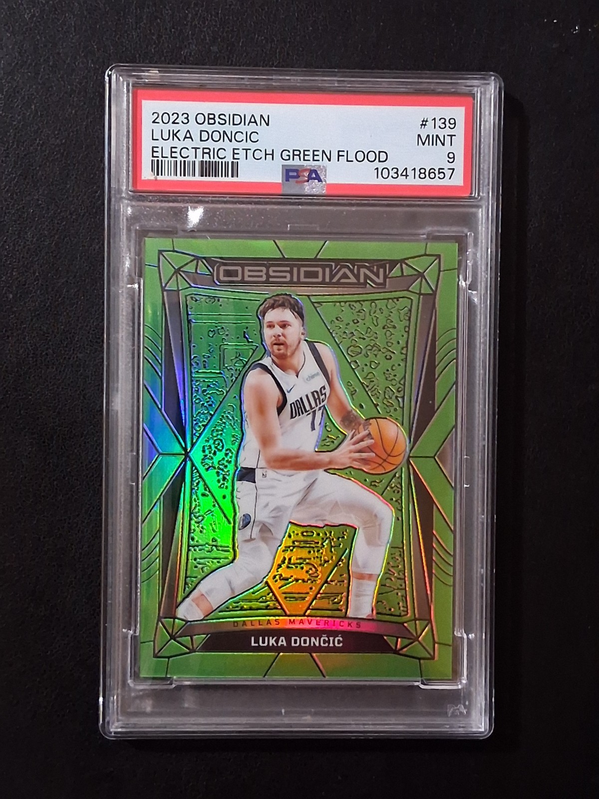 LUKA DONCIC 2023-24 OBSIDIAN Green FLOOD ELECTRIC ETCH MAVERICKS /25 PSA 9