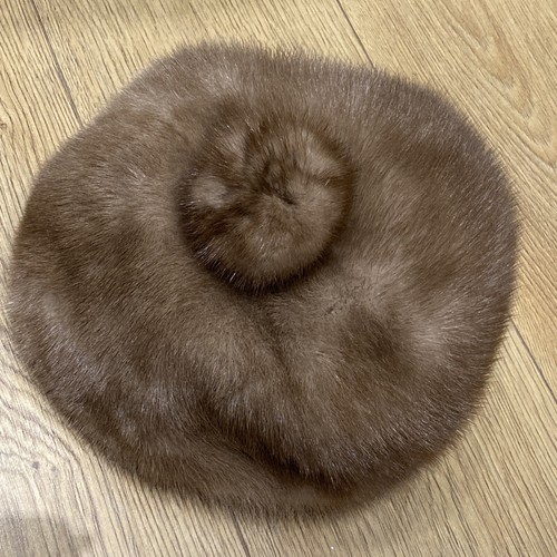 1950s Vintage Mid Brown Mink Beret Style Fur Hat with Pom Pom, Size M - Picture 7 of 7