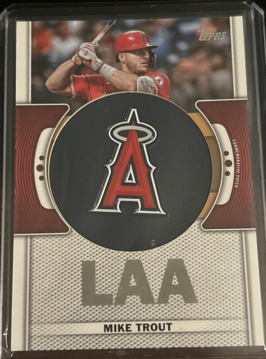 マイク・トラウト Topps Holiday Card 2023 #11 19 2023 Topps Mike Trout Commemorative Team Logo Patch Relic
