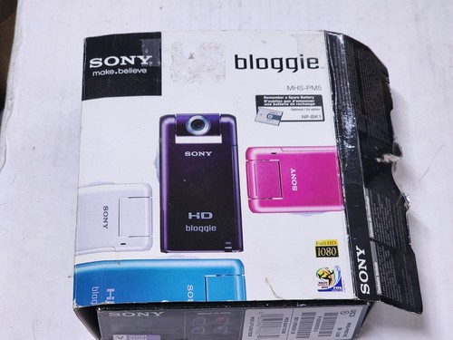 SONY BLOGGIE MHS-PM5 HD SELF RECORDING PLUM W/BATTERY, CHARGER , 4GB SD CARD B21 - Picture 3 of 8