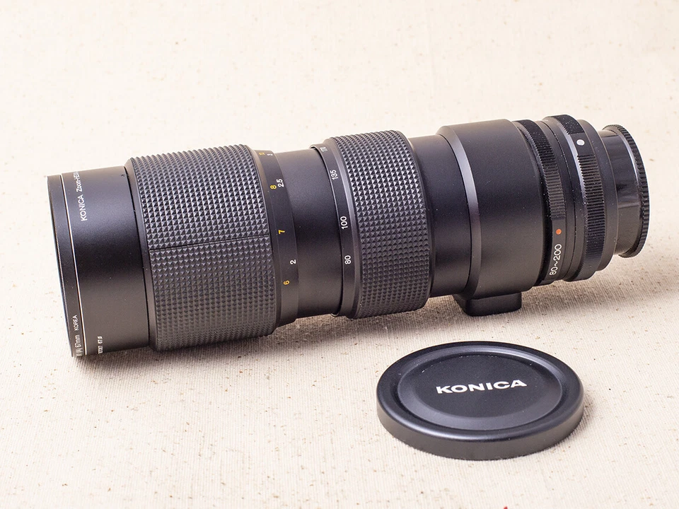 Teleobjetivo zoom Konica Autoreflex 80-200 con estuche y parasol Foto 2 de 4
