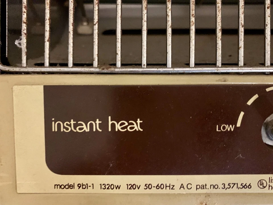 РЕДКИЙ ВИНТАЖНЫЙ РЕТРО КОСМИЧЕСКИЙ ОБОГРЕВАТЕЛЬ TOASTMASTER 1320 Вт модель 9b1-1 12 В 50-60 Гц 1960-е - Изображение 3 из 4