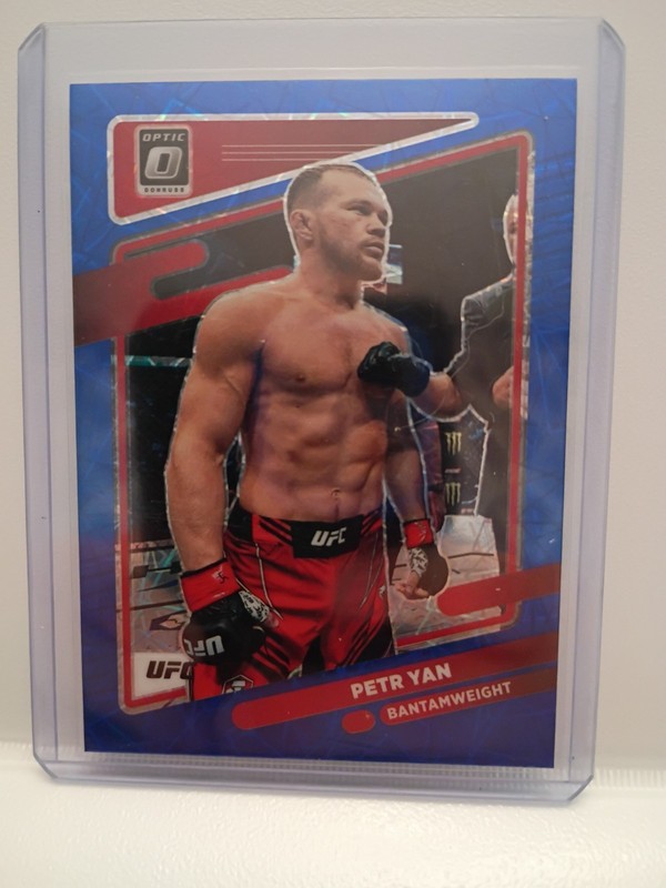 2022 Panini Donruss Optic Blue Hyper Lot, Murphy, Yan, Volk, Ferguson UFC Lot