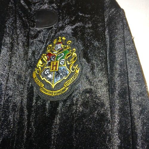 Universal Studios Harry Potter Size S Hooded Cloak Robe Gryffindor Cape Hogwarts - Picture 2 of 8