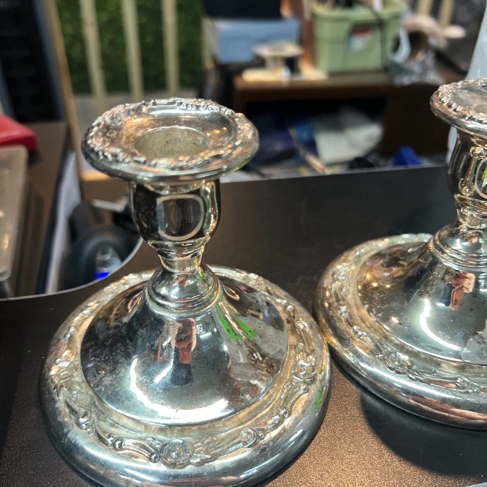 Par de candelabros Oneida plateados resistentes al deslustre Japón de colección ornamentados Foto 2 de 4