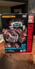 Transformers Studio Series  82 Deluxe Autobot Ratchet
