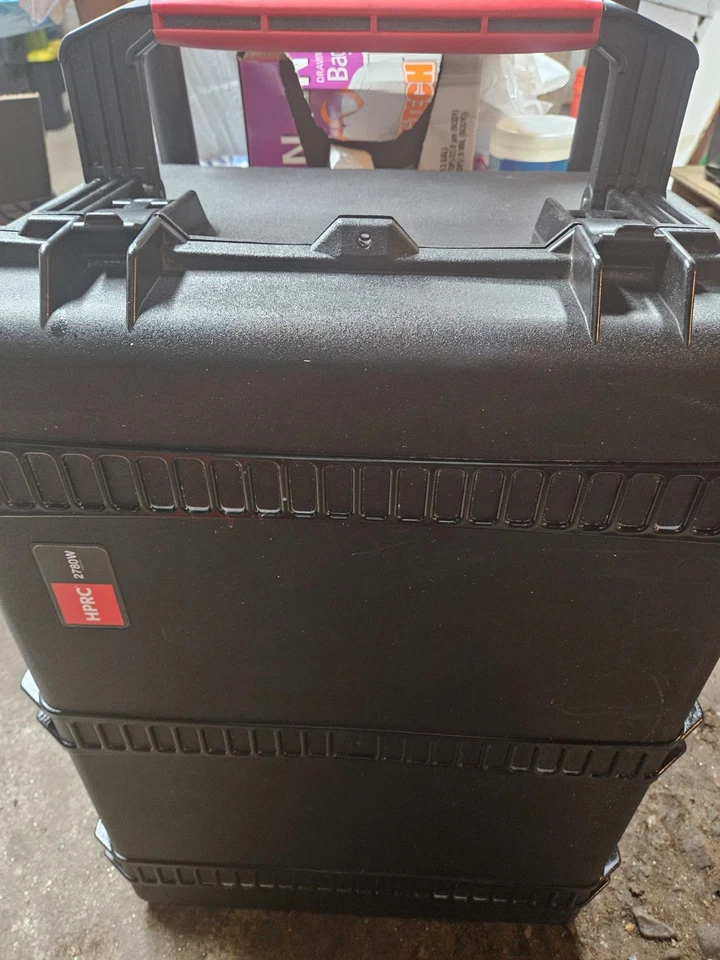 Estuche rígido con ruedas HPRC 2780WF con nuevo inserto de espuma sin usar Foto 2 de 4