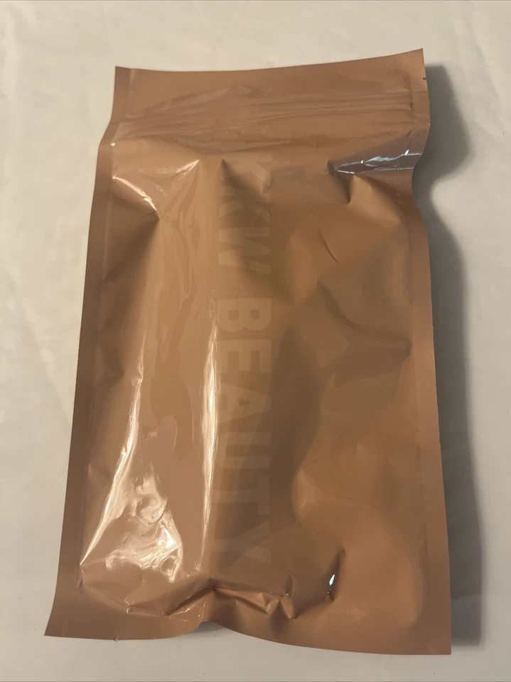 Luz destacada de crema KKW Foto 2 de 2