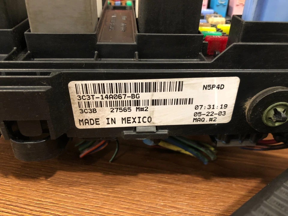 2003-2004 FORD EXCURSION F250 F350 SAM FUSE BOX BLOCK RELAY FUSES RELAYS OEM #2 - Image 4 of 4