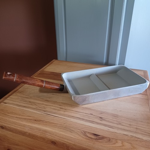 Nordic Ware Vintage 1970s Mr. Omelet Heavy Cast Aluminum Omelet Pan - Picture 4 of 13