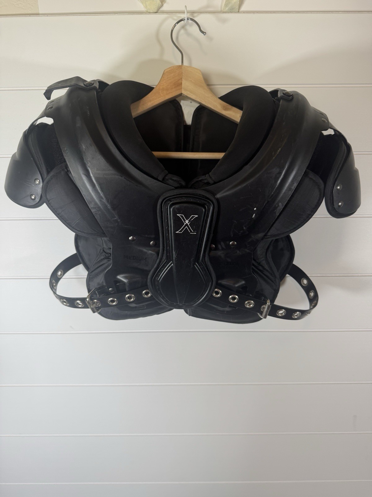 Xenith XFlexion Football Shoulder Pads Adult Medium Protective Gear See Descript