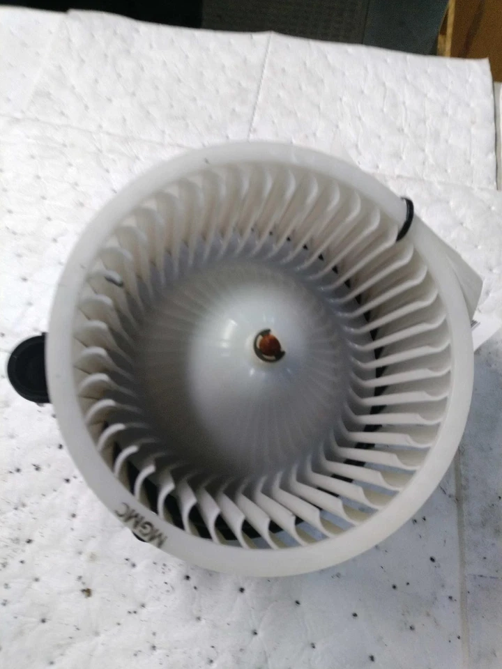 Motor soplador de climatización usado se adapta a: Kia Cadenza 2018 1,6 L VIN 1 octavo dígito turbo grado A Foto 2 de 4