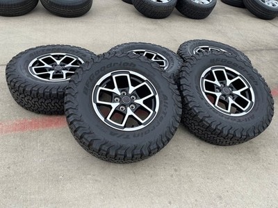 17'' Jeep Wrangler Rubicon OEM 95730 9327 wheels rims Gladiator BFG KO2 33'' NEW