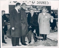 1959 Photo Benjamin Slawsby President Charles Dockser Chairman Board Business