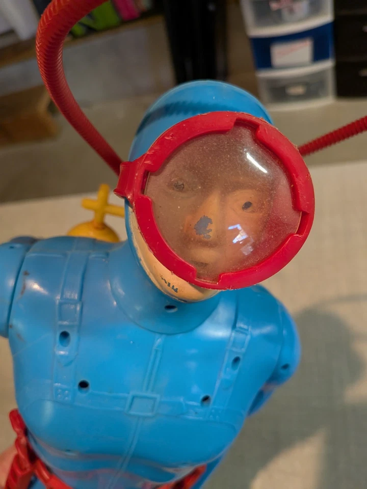 Vintage 1961 Remco Frogman Mergulhador 25” com Acessórios U.S. Navy Commando ASIS - Imagem 2 de 4