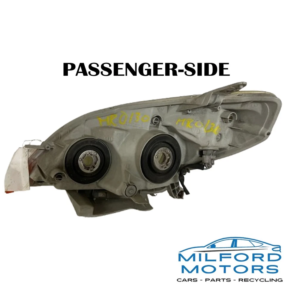 Passenger Side Halogen Headlight Assembly Fits 2003-2008 Toyota Matrix 1.8L - Image 2 of 4