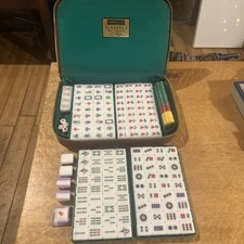 Vintage Mahjong Game Set 152 pc W Chips Dice Holder?  Zipper Travel Case