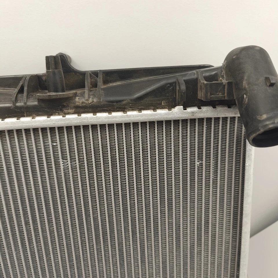 # 63777 Nissens Radiator Broken Flange Check Images - Image 4 of 4