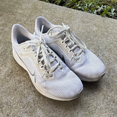 Nike Air Zoom Pegasus 40 Women s White Lace-Up Low Top Mesh Sneakers DV3854-101