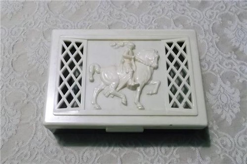 VINTAGE HICKOK KNIGHT HORSE PLASTIC JEWELRY BOX DECORATIVE MID CENTURY CASE ~VGC