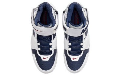 Size 10.5 - Nike Zoom LeBron 2 Retro 2022 USA for sale