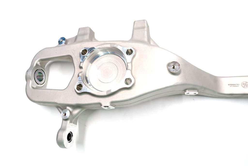 Maserati Ghibli Quattroporte front left spindle knuckle pillar #1784