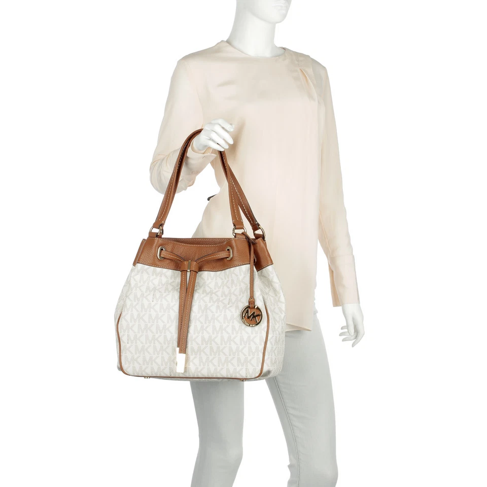 Bolso de hombro grande Michael Kors Marina Vanilla Signature *sin salida* Foto 4 de 4