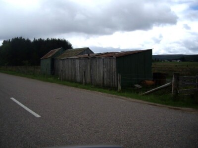 Foto 6x4 Tontaubenschießen 'Boxen' Tomintoul\/NJ1618 Bei Tomintoul. c2009