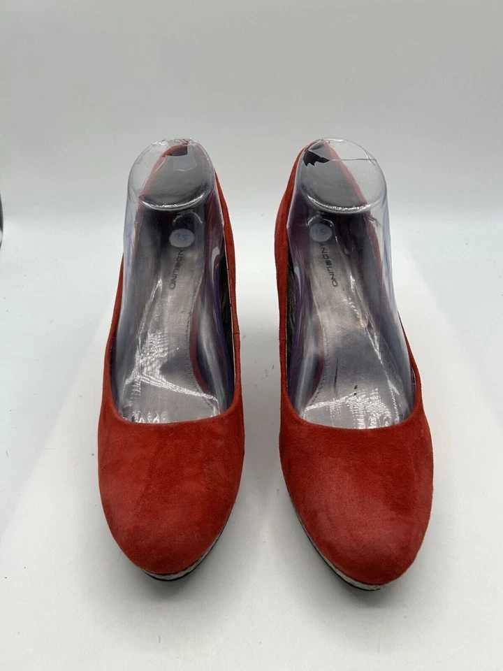 Bandolino Pump Heels Women's Sz 9.5 Red Suede Slip On Stiletto Heel Pointed Toe - Image 2 of 4