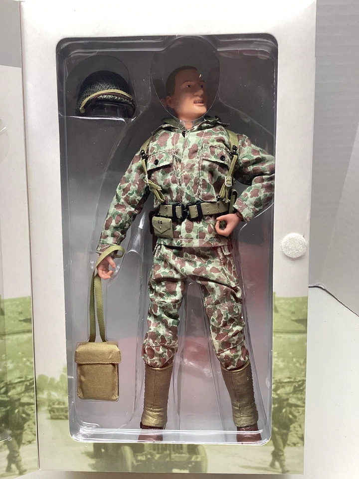 Dragón 12” Segunda Guerra Mundial Privado EDWARD Blindado Div. Figura Francia 1944 1/6 70048 nueva en caja Foto 3 de 4